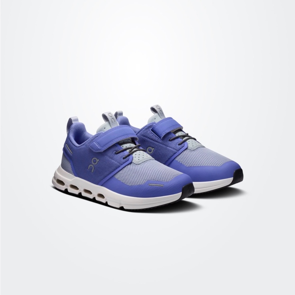 On Running Kids CloudPlay Sneakers in new color way size 13.5. Brand New.